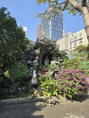 Visita alla casa per anziani St. Mary