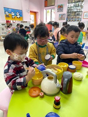 家庭成员缤纷Show