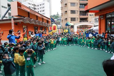 Service de prière d'action de grâce de Noël